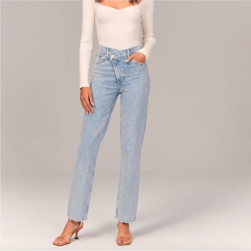 Abercrombie 90s Straight Leg Light Blue Women's Jeans Criss Cross